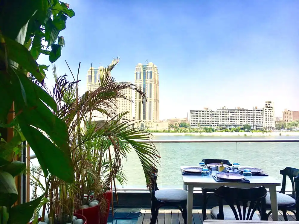 مطعم كريمسون القاهرة