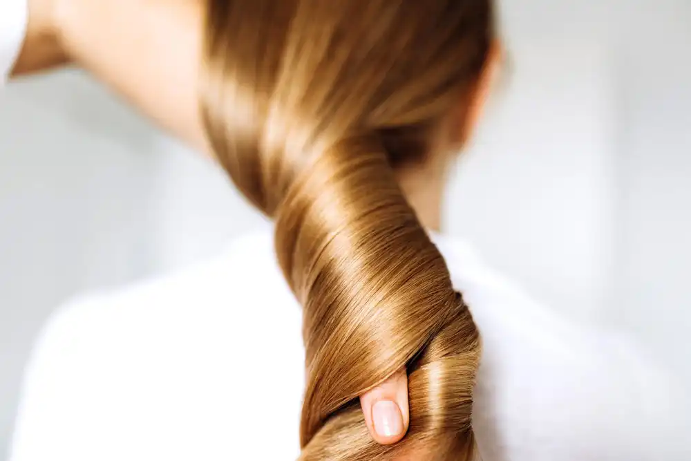 صبغة لتلميع الشعر