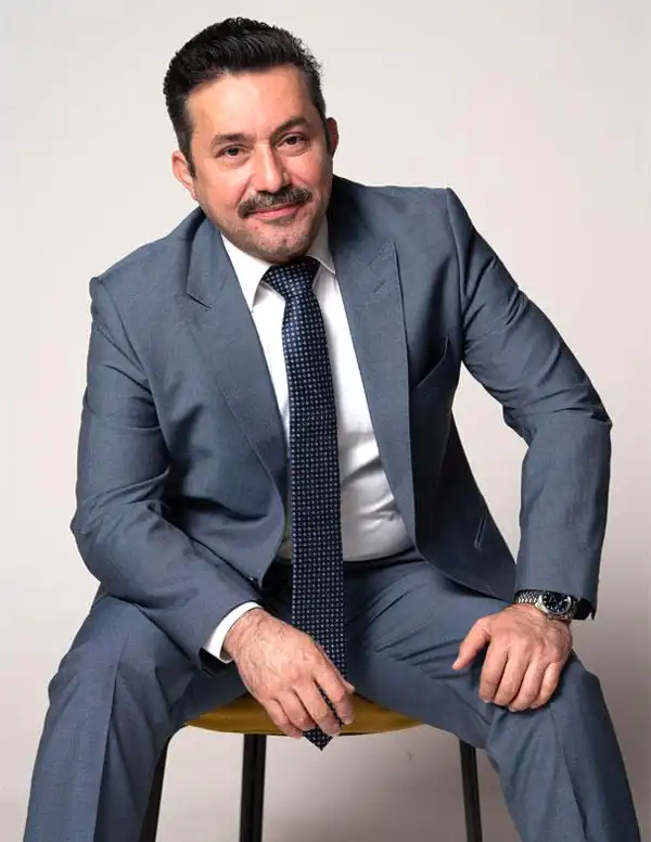 من هو الدكتور بشير الشناويني