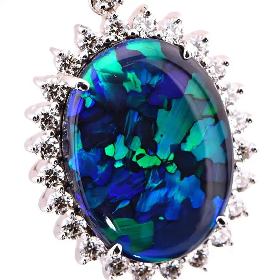 خصائص حجر الاوبال الطبيعي