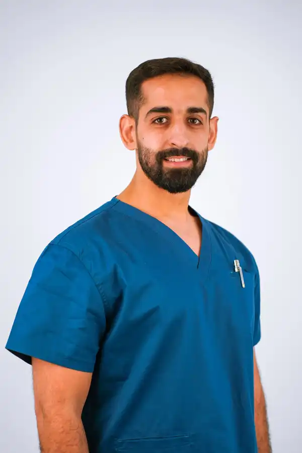 من هو الدكتور نايف فنيس